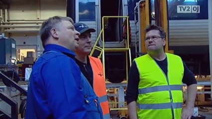 Télécharger la video: 8 til 4 | DSB | Humor på værkstedet | 28-12-2010 | TV2 Østjylland @ TV2 Danmark