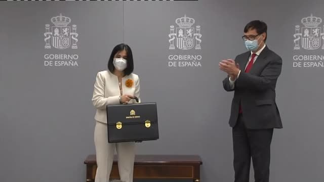 Carolina Darias recibe la cartera de Sanidad bajo la presión de las autonomías