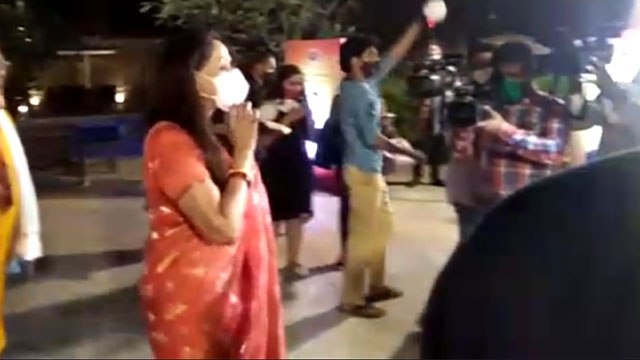 Bollywood Diva Hema Malini snapped by media in Event | FilmiBeat