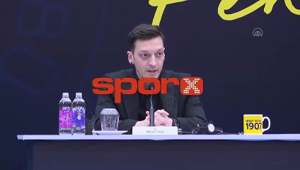 Mesut Özil: "Hep Fenerbahçeliydim, öyle de kalacağım"