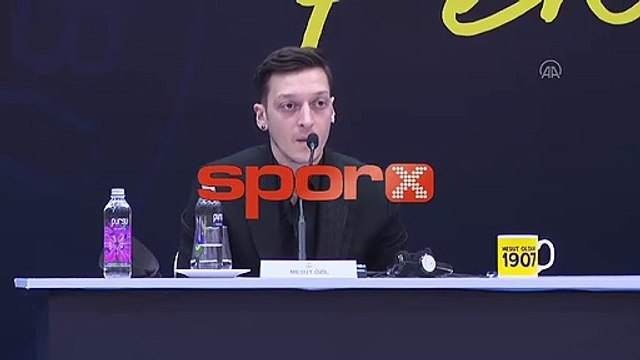 Mesut Özil'den Burak Yılmaz'a cevap