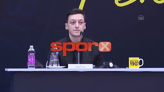 Mesut Özil: Bir daha Almanya'da oynamam
