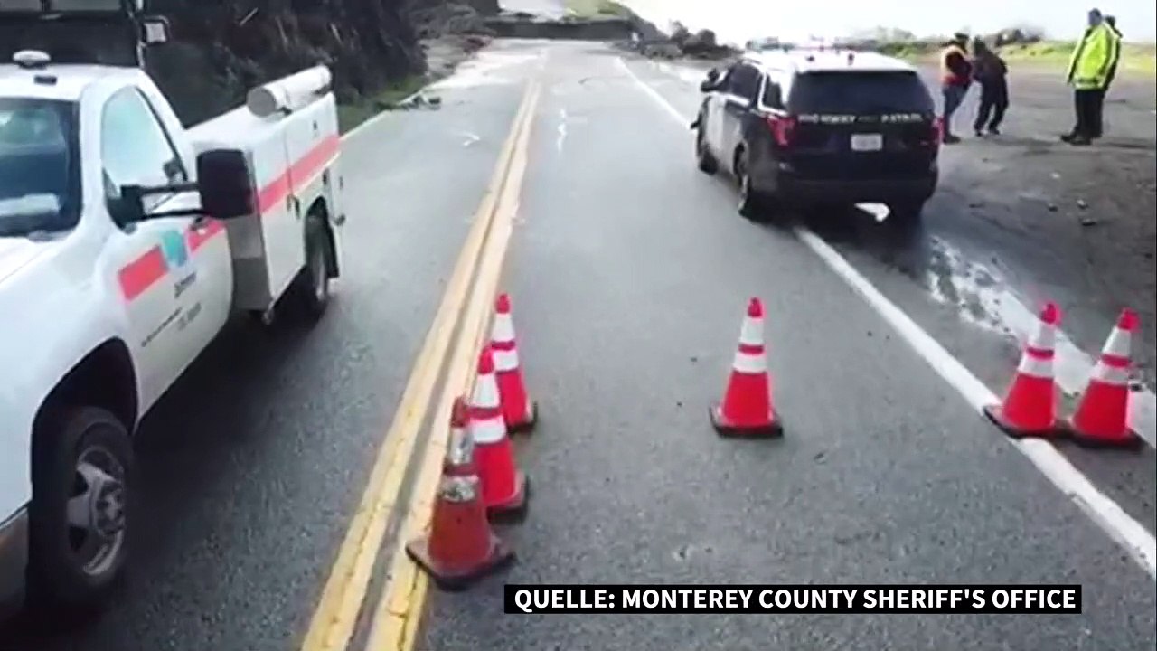 Gefährlich: Riesenlücke klafft in Straße