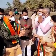 मुख्यमंत्री आज एक दिवसीय प्रवास पर आए इंदौर, कई बड़े नेताओं ने स्वागत किया