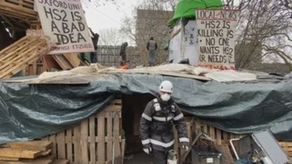 De un túnel a los árboles: así protestan contra la alta velocidad en Londres