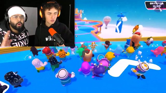 Reacting To YOUTUBERS who forgot their CAMERA WAS ON! (Jelly, SSSniperWolf, Pokimane)