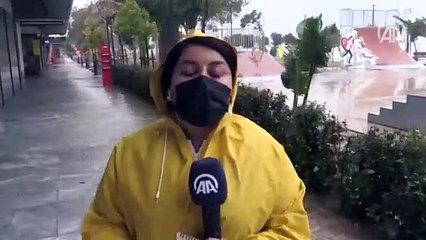 Antalya'da kuvvetli rüzgar ve sağanak etkili oluyor