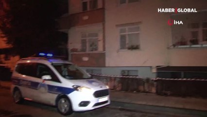 Küçükçekmece'de istinat duvarı çöktü