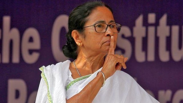 Mamata Banerjee's Hindu remarks triggers political row; Karnataka deputy CM slams Maha CM on border row; more