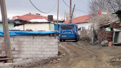 İki kişinin öldürülüp toprağa gömüldüğü köyde jandarma nöbet bekliyor