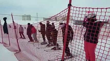 Bitlis'te kayak merkezleri açıldı, tatilciler akın etti