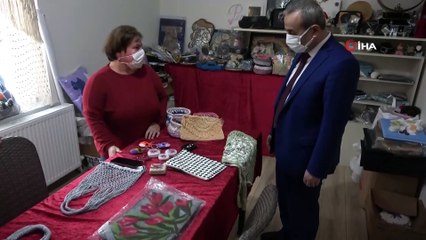 Ev hanımları ile yaptıkları el emeği ürünleri tüketiciye sunuyorlar