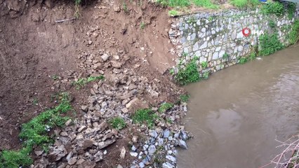 Tabakhane Deresi'nde istinat duvarı yıkıldı