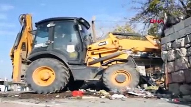 Çöp evden 30 ton evsel atık ve hurda malzeme çıkarıldı