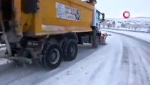 Tokat'ta yoğun kar yağışı ulaşımda aksamalara neden oldu