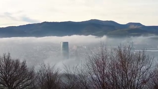 Intensa niebla a primera hora en Bilbao