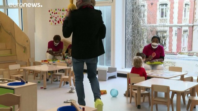 Masque transparents dans les crèches : un plus pour les puéricultrices et les enfants