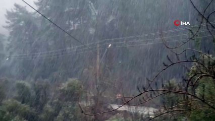 Marmaris’in yüksek kesimlerine kar yağdı