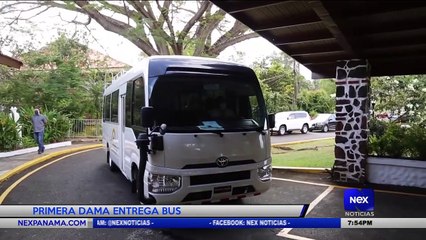 Primera dama entrega bus a Casa Esperanza  - Nex Noticias