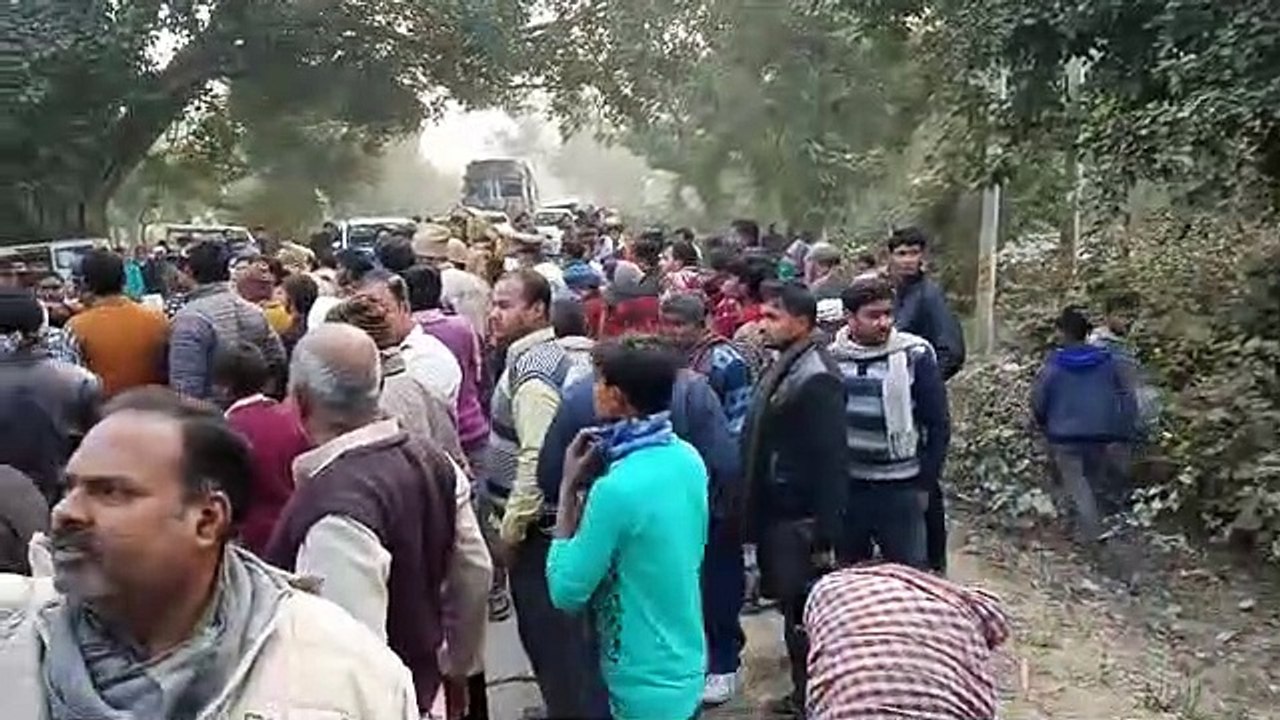 रेलवे कर्मचारी की घर से बुलाकर धारदार हथियार से...