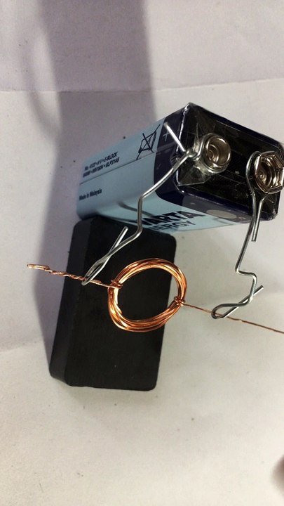 Elektromotor 9V (5)