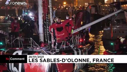 شاهد: الفرنسي "يانيك بيستافين" يُحقق المركز الثالث في سباق مشهور للسفن الشراعية