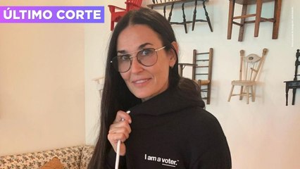 Demi Moore protagonizó el desfile de las estrellas en Semana de la Moda