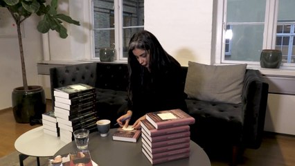 ساره عمر "تكسر المحرمات" المفروضة على المسلمات