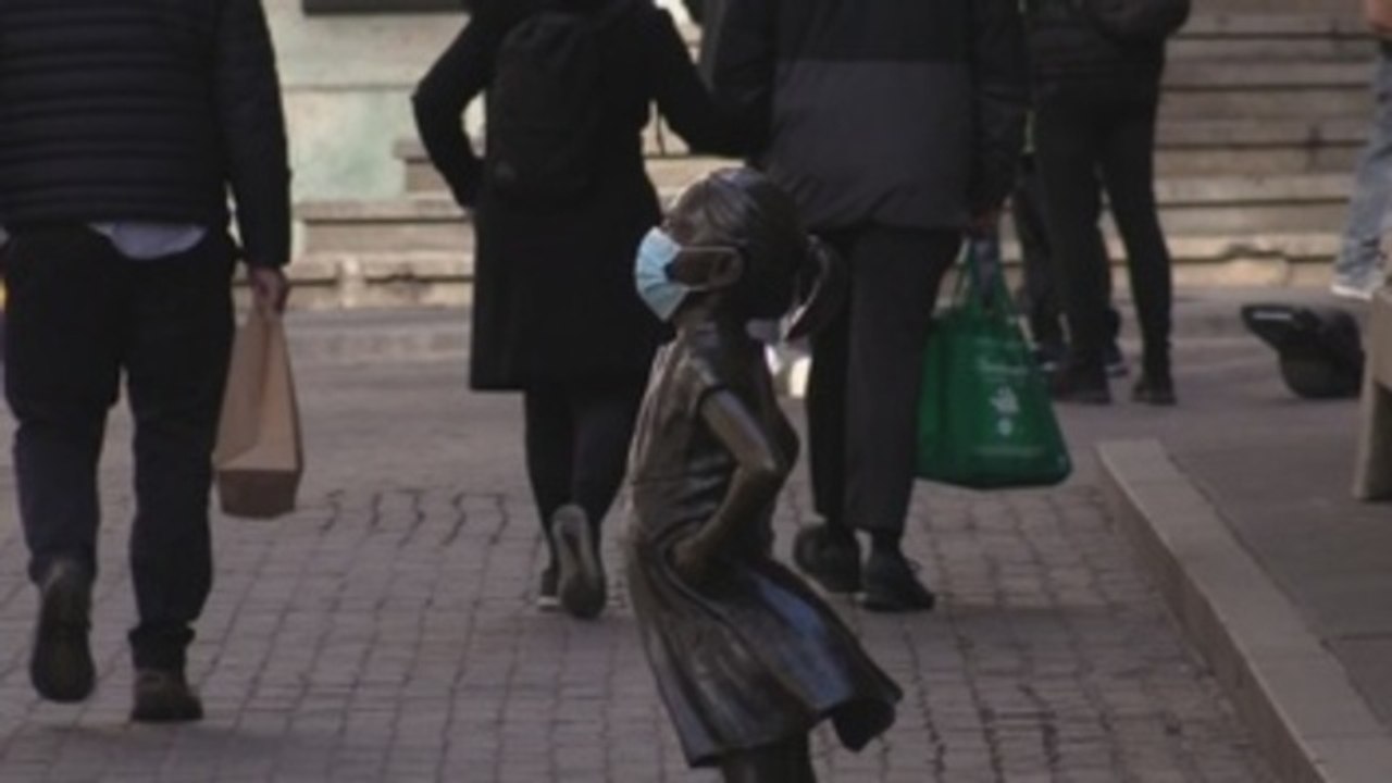 GameStop, AMC y otras firmas caen en Wall Street tras vetos en apps de bolsa