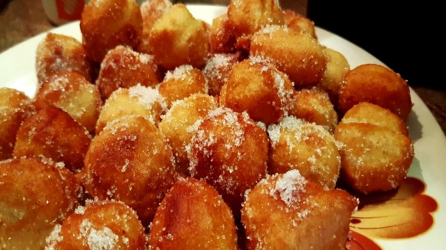 Bolitas de DONAS CON SABOR a PLÁTANO, bolitas de DONUTS