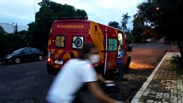 Mulher de 47 anos sofre queda durante aula prática com moto e precisa do socorro do Siate