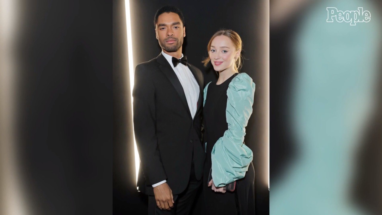 This Is What Phoebe Dynevor Says Her Bridgerton Costar Regé-Jean Page Smells Like