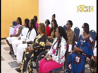 Responsab yo nan Femme Dofen News Award prezante ak onore 15 Fanm Dofen News pou ane 2020 an