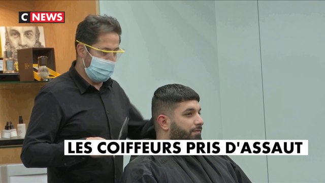 Les coiffeurs pris d'assaut avant un possible reconfinement