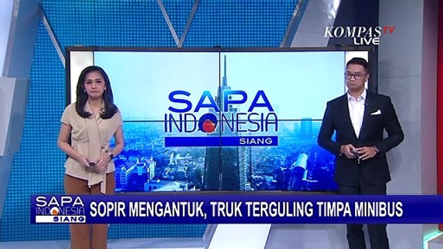 Sopir Mengantuk, Truk Terguling Timpa Minibus