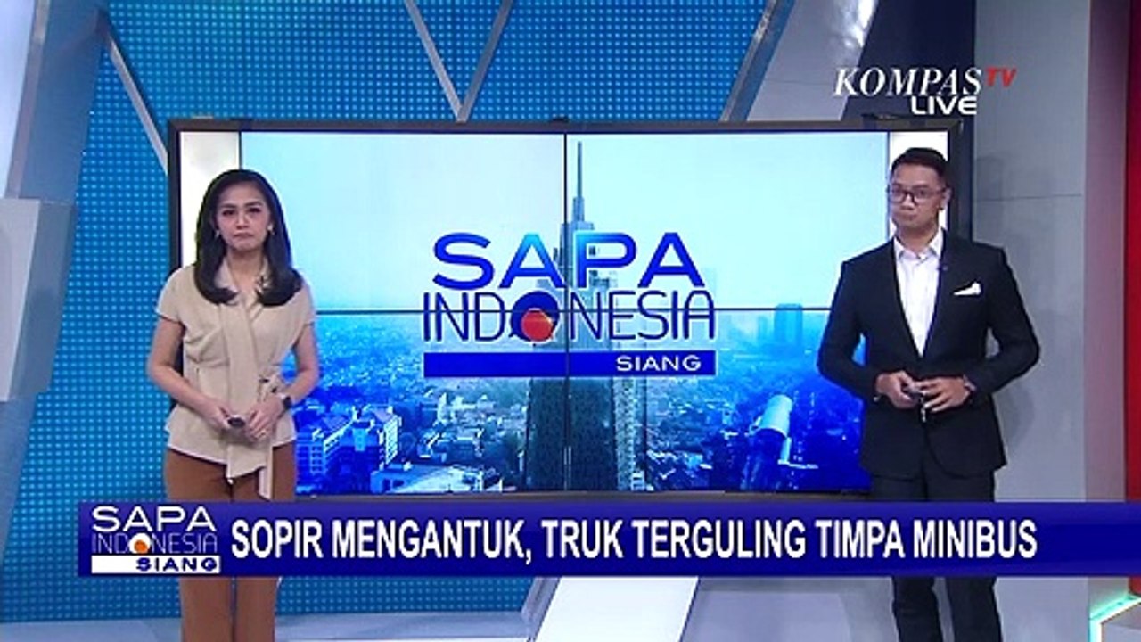 Sopir Mengantuk, Truk Terguling Timpa Minibus