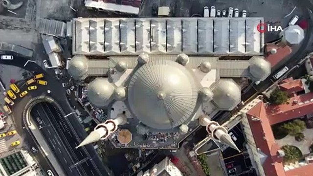 Taksim Camii'nin dış cephesi tamamlandı
