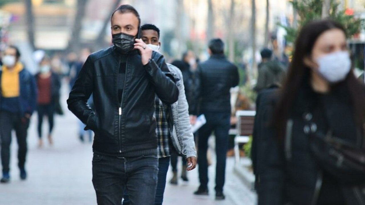 Bilim Kurulu Üyesi Azap: Salgın bitecek ama virüs kaybolmayacak