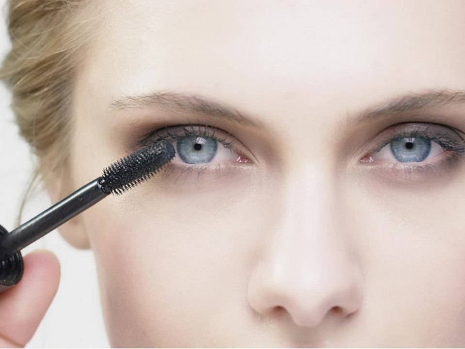 Wimperntuschen im test: diese mascaras fallen durch