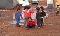 الشتاء يفاقم معاناة النازحين السوريين والأطفال الفئة الأكثر تضررا