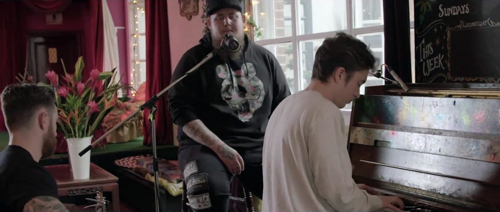 Rag'n'Bone Man chante "Human" en live acoustique