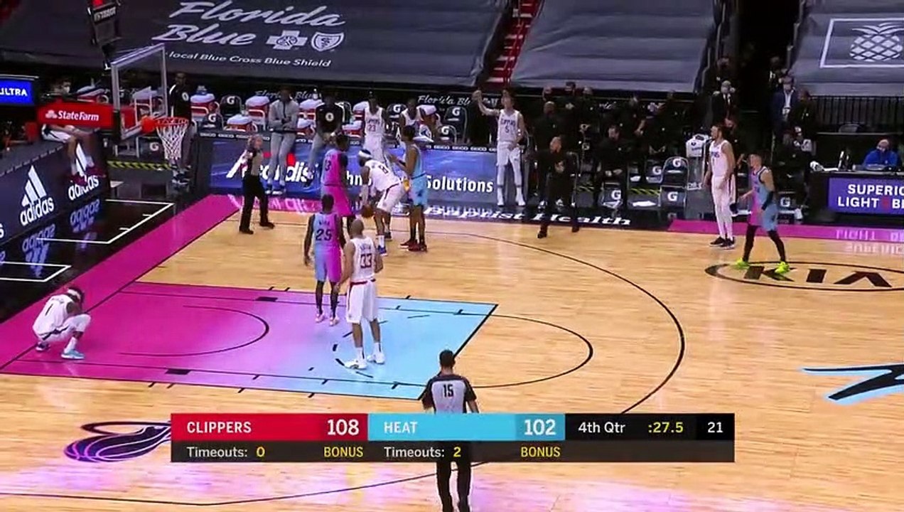 Plus de temps-mort = une faute technique : Reggie Jackson fait une Chris Webber