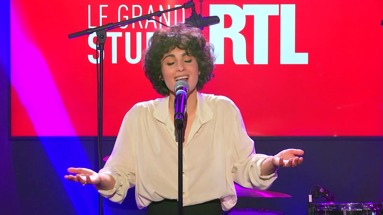 Barbara Pravi - Voilà (Live) - Le Grand Studio RTL