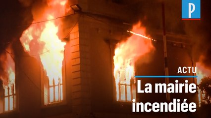 Au Liban, des manifestants mettent le feu à la mairie de Tripoli