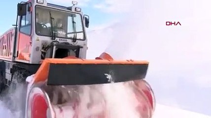 Tunceli'de 160 köy yolu, kardan kapandı