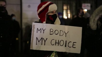 폴란드 '기형 태아도 낙태금지' 결정 발효...항의 시위 / YTN