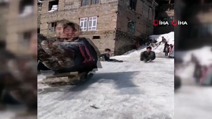 - Çocuklar karın keyfini kayarak çıkardı