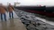 Fırtınada sürüklenen gemi Zeytinburnu'nda karaya oturdu