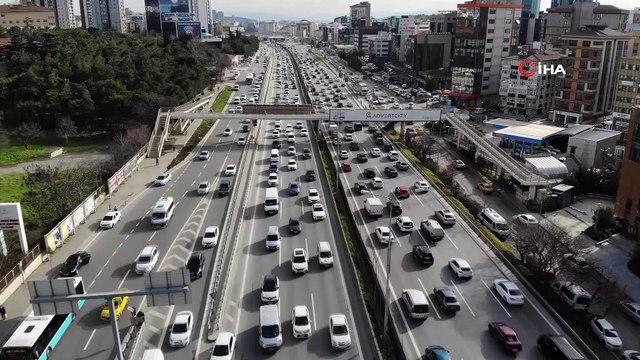 Hafta sonu kısıtlaması öncesi trafik erken saatlerde başladı