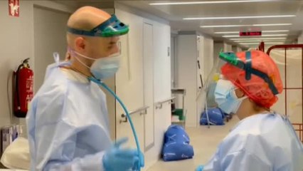 Download Video: Acompañamos a un médico internista durante su jornada en el Hospital de Orense